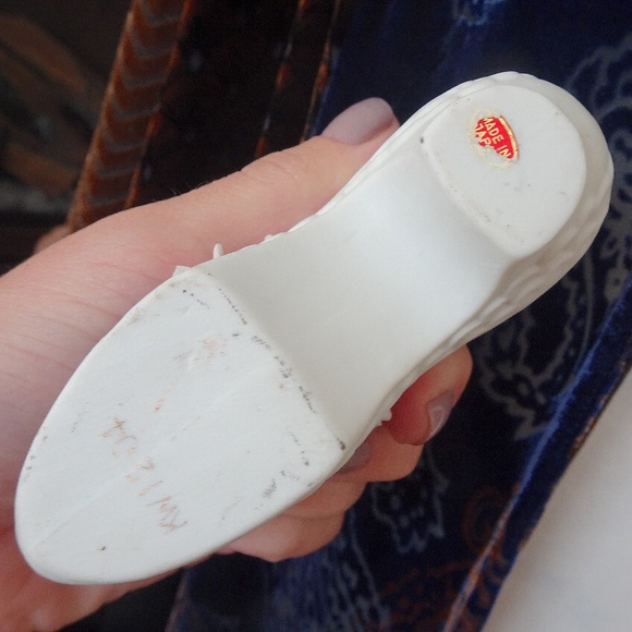 Vintage Lefton Porcelain Bisque Floral Shoe Figurine - Made in Post-WWII Japan - Picture 2 of 7